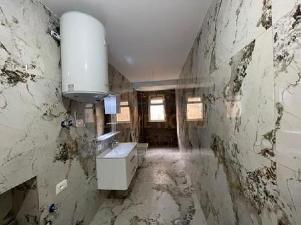 Shitet, Apartament 2+1, Pazari i Ri
