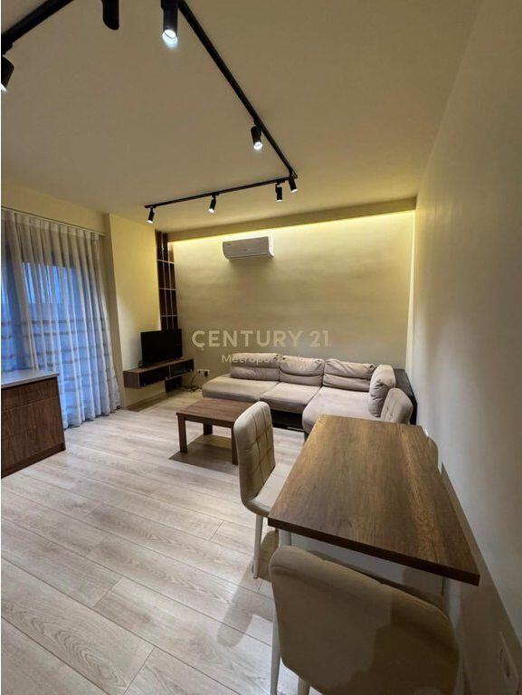 JEPET ME QIRA APARTAMENT 1+1 NE QENDER TE TIRANES