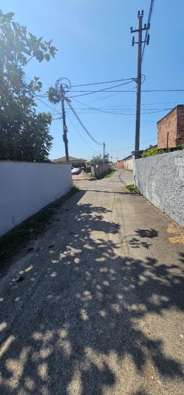 🏡 Shitet Shtëpi Private në Shijak – Mundësi e Artë për Investim ose Banesë Familjare!