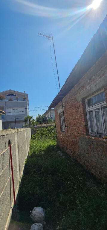 🏡 Shitet Shtëpi Private në Shijak – Mundësi e Artë për Investim ose Banesë Familjare!
