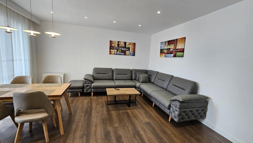 Apartament 2+1+2 te Mine Peza