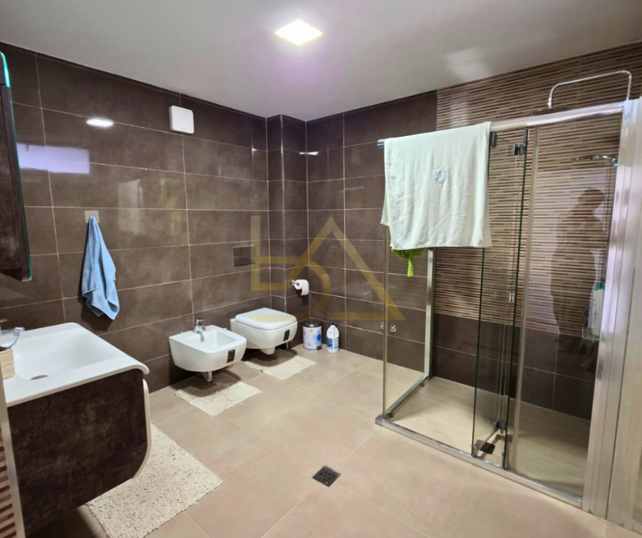 Jepet me Qira Duplex – Durrës, Plazh 13