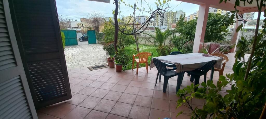 Shitet Shtepi nje Kateshe, Plazh Durres