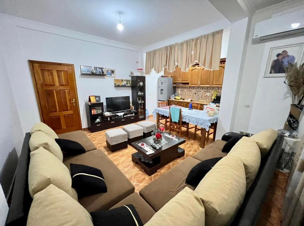 📣 SHITET VILE OKAZION 📍 Ali Dem, Prane Kompleksit Mangalem 🛣️ Rruga e "Mumajezeve" ✨