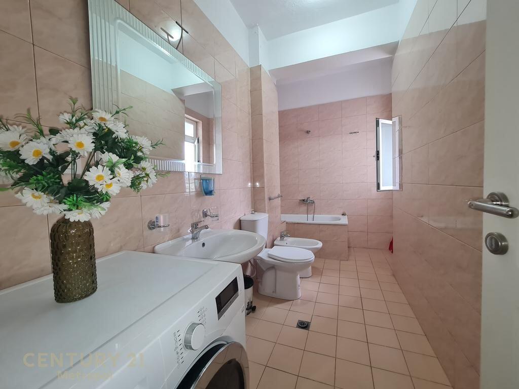 JEPET PER QIRA APARTAMENT 2+1 NE RRUGEN BRIGADA 8- ISH BLLOK! 650 € /Muaj