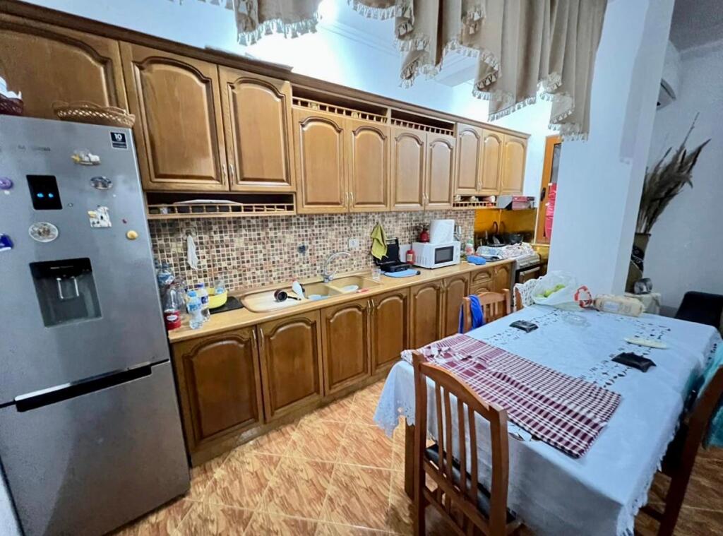 📣 SHITET VILE OKAZION 📍 Ali Dem, Prane Kompleksit Mangalem 🛣️ Rruga e "Mumajezeve" ✨