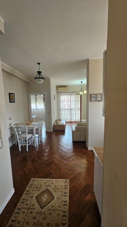 JEPET APARTAMENT ME QERA 2+1 PRANE GJYKATES DURRES