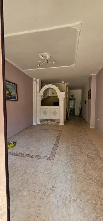 AMBIENT BIZNESI PER DYQANE ZYRA BARE RESTORANTE