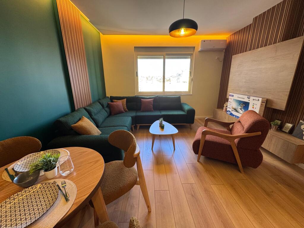 Shitet Apartament 2+1