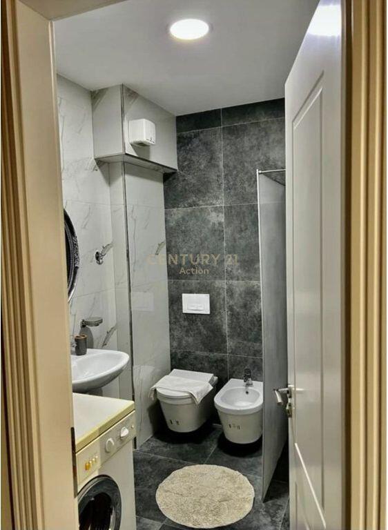 GARSIONERË PËR QIRA PRANË PAZARIT TË RI