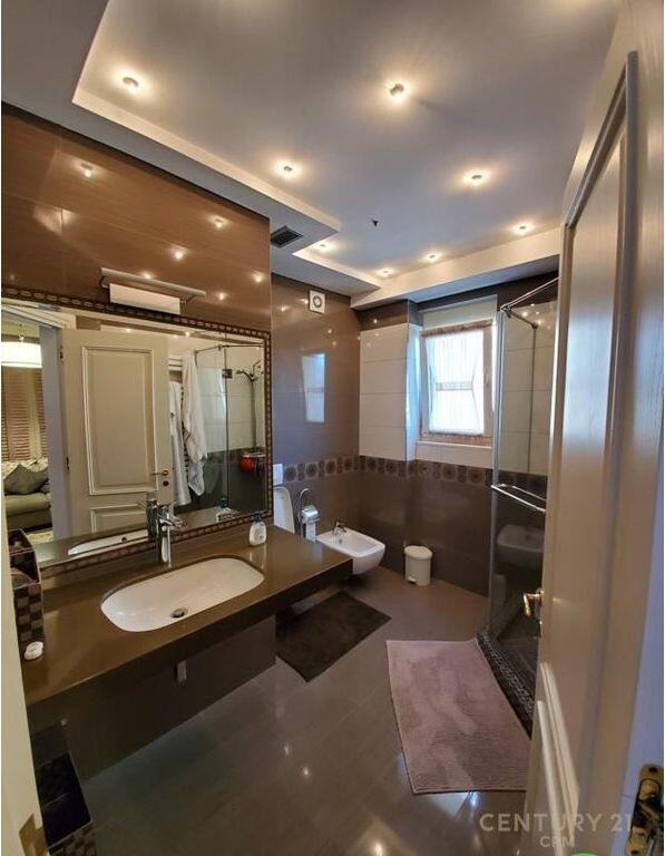 Vila Moderne 4-Katëshe, 6 dhoma në Shitje në Rezidencën Akacia Hills 1, Mjull-Bathore 975,000 €