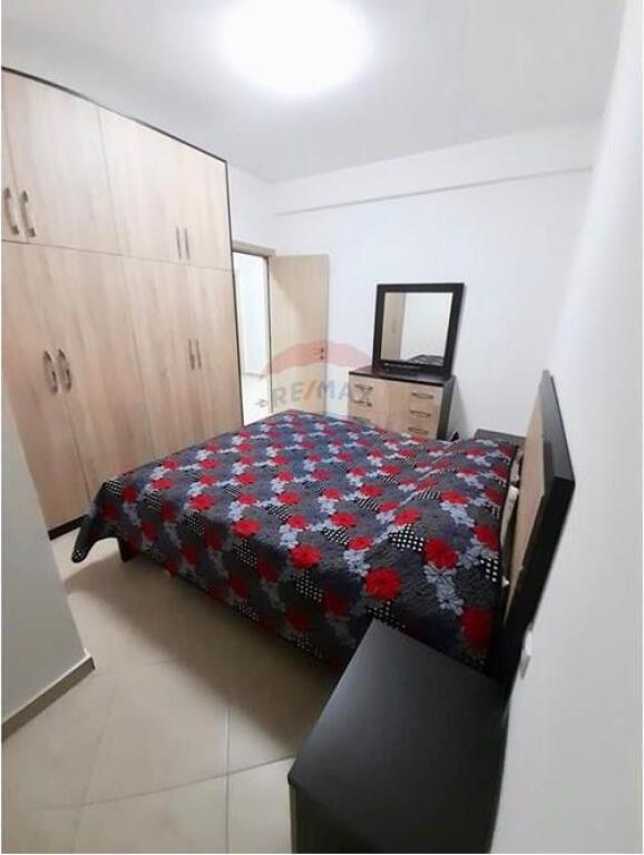 APARTAMENT 2+1 PËR QIRA Afër Spitalit Amerikan 3