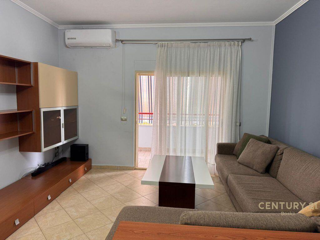 Apartament 2+1 Me Qira në Rrugën Mine Peza