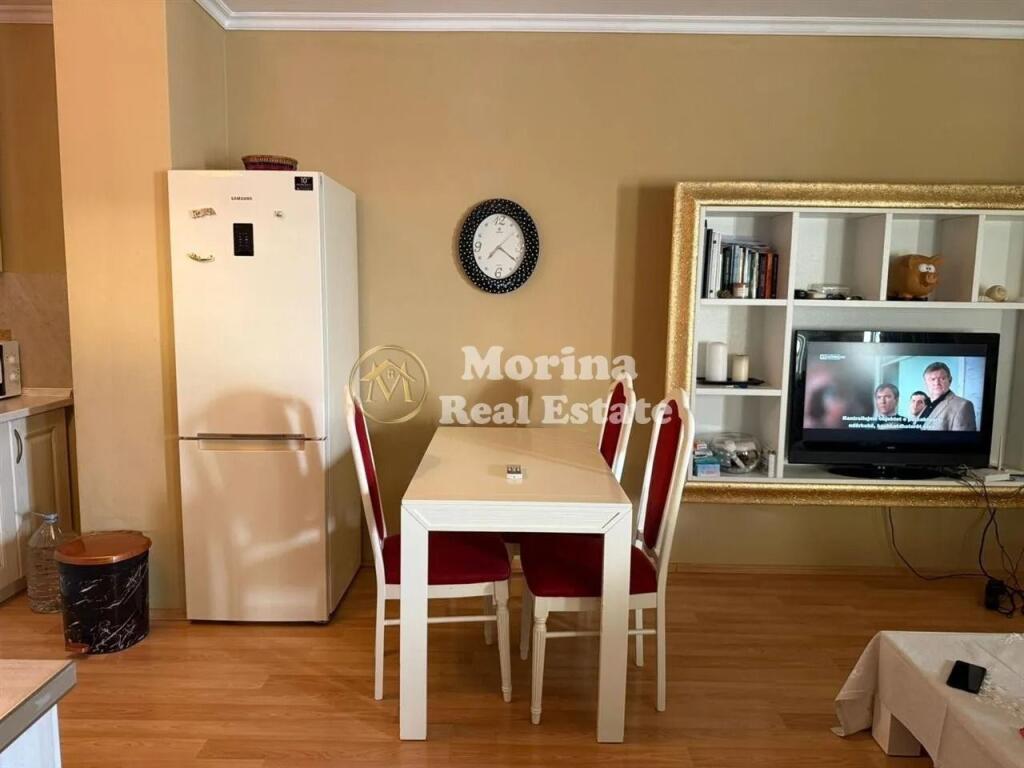Qera, Apartament 1+1,Yzberisht, 450 euro/muaj.
