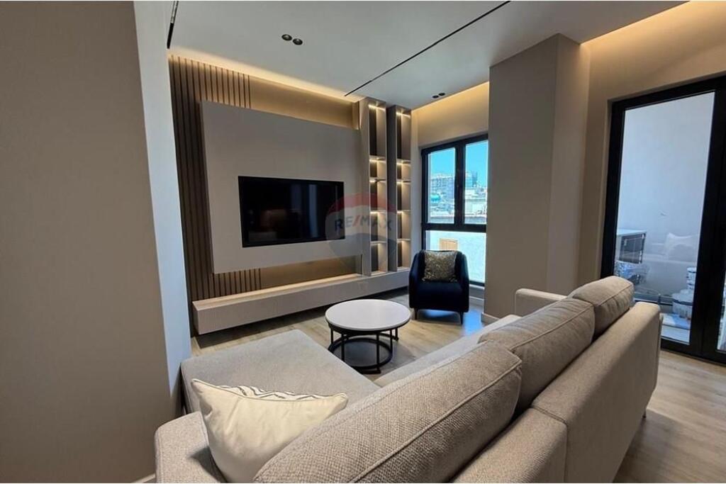 Apartament 2+1+2 per qira tek Pazari i Ri!