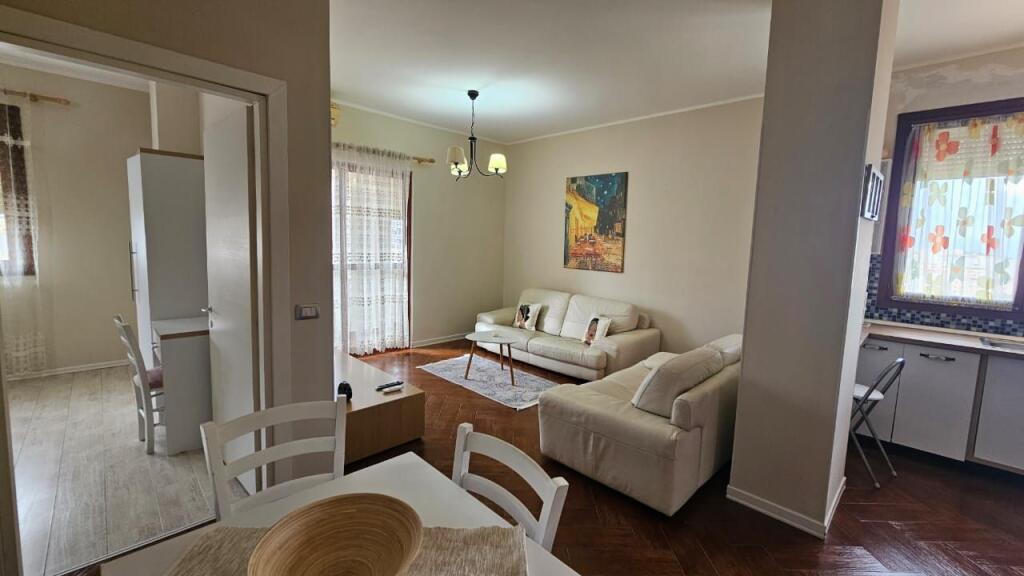 JEPET APARTAMENT ME QERA 2+1 PRANE GJYKATES DURRES