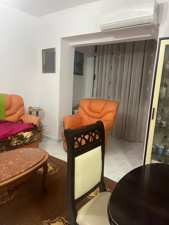 Shitet apartament 1+1 Ali Demi