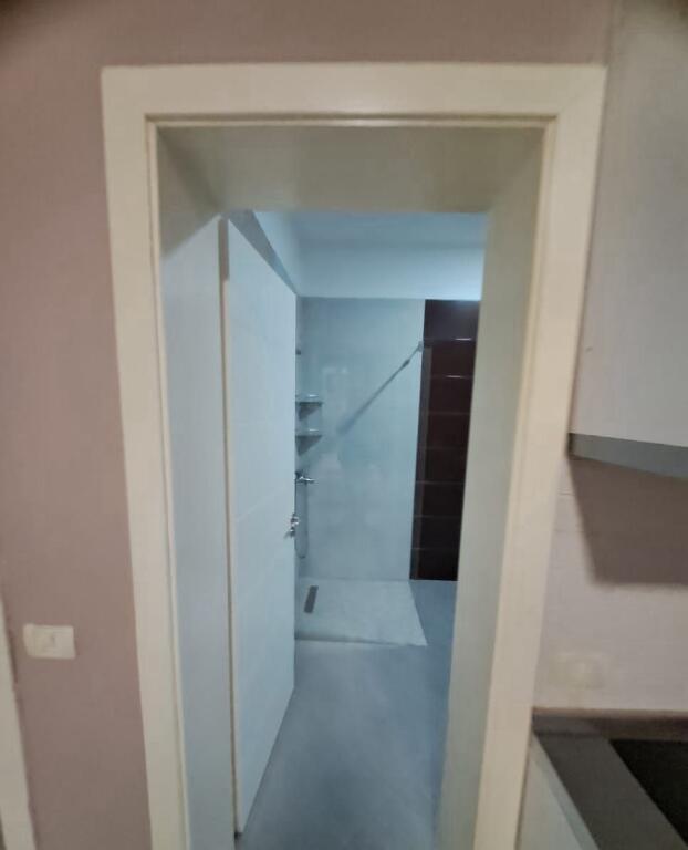 Jepet me qira apartament 1+1 prane Kristal Center!