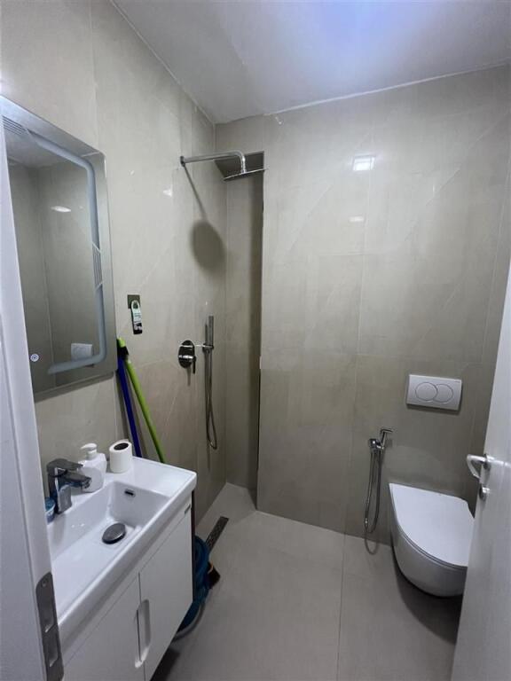 UFFICIO IN AFFITTO 50 M2 PIAZZA WILLSON 60.000 LEKE