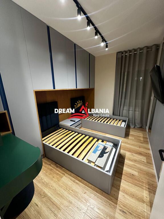 Jepet me qera apartament luksoz 2+1+Post parkimi tek Kodra e Diellit (ID 42215042)