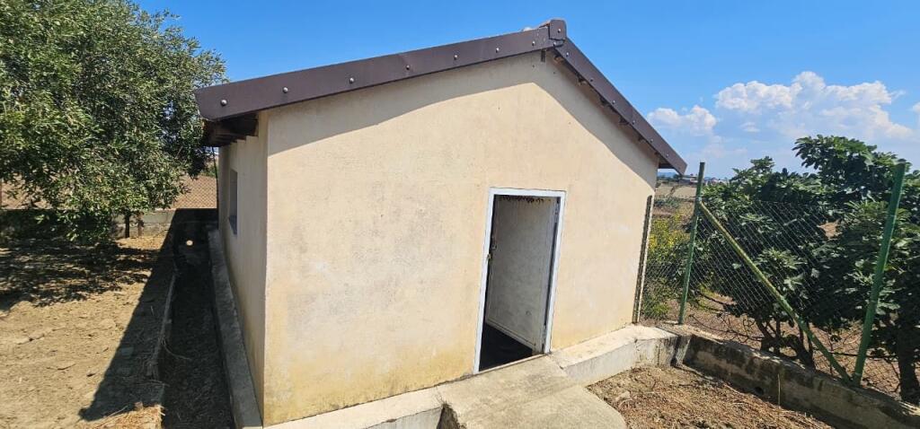 🏡 Shiten 2 shtëpi private + tokë kodrinore 9,000 m² ne Maskuri pranë Pjezës