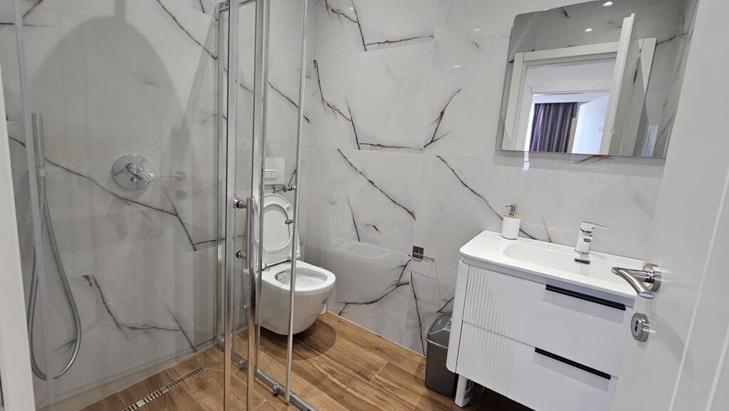 Apartament 2+1+2 te Mine Peza