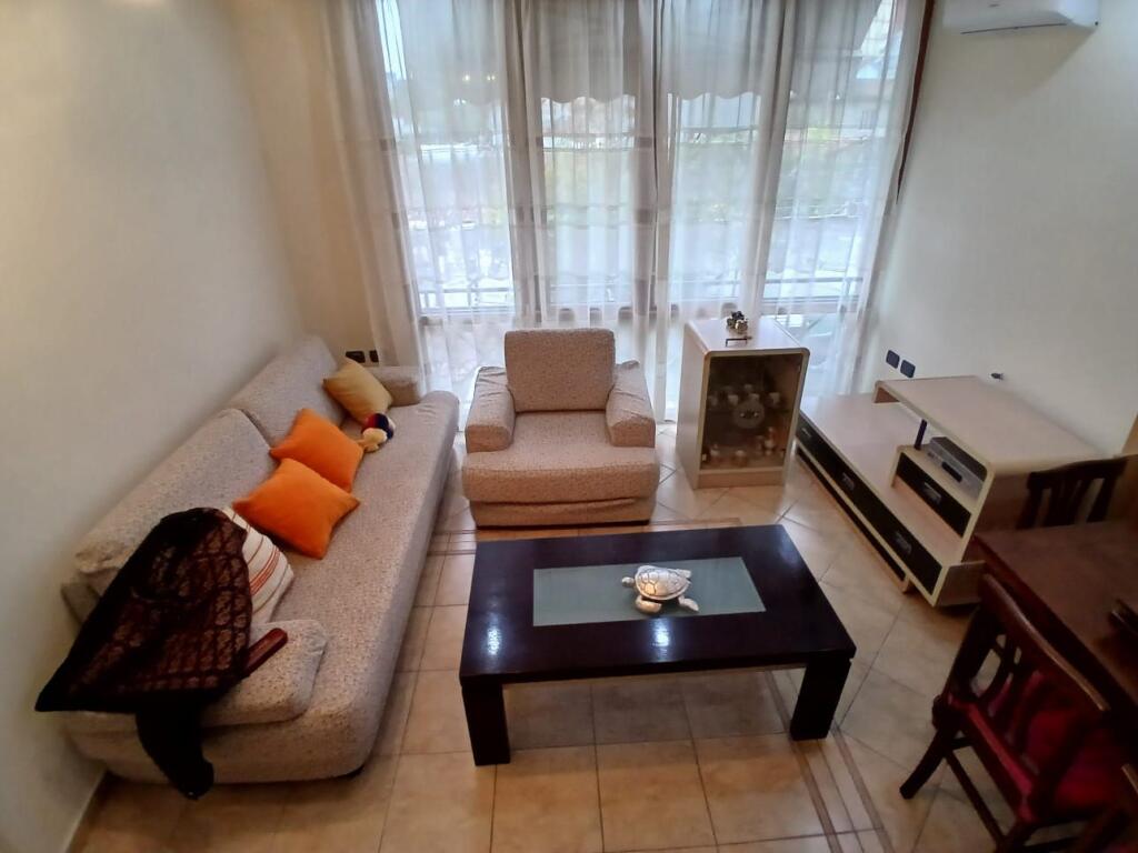 Jepet me qera  Apartament 2+1 ne MEDRESE