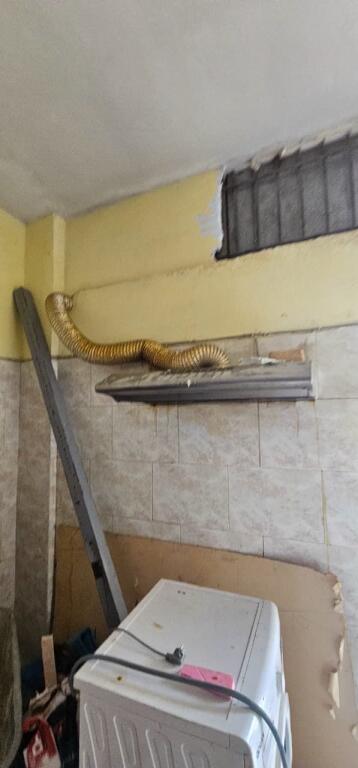 AMBIENT BIZNESI PER DYQANE ZYRA BARE RESTORANTE