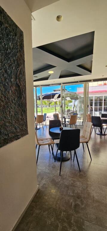 🏪 Commercial space for sale Local 130 m² Currently rented, ready for work, near the Train Station!