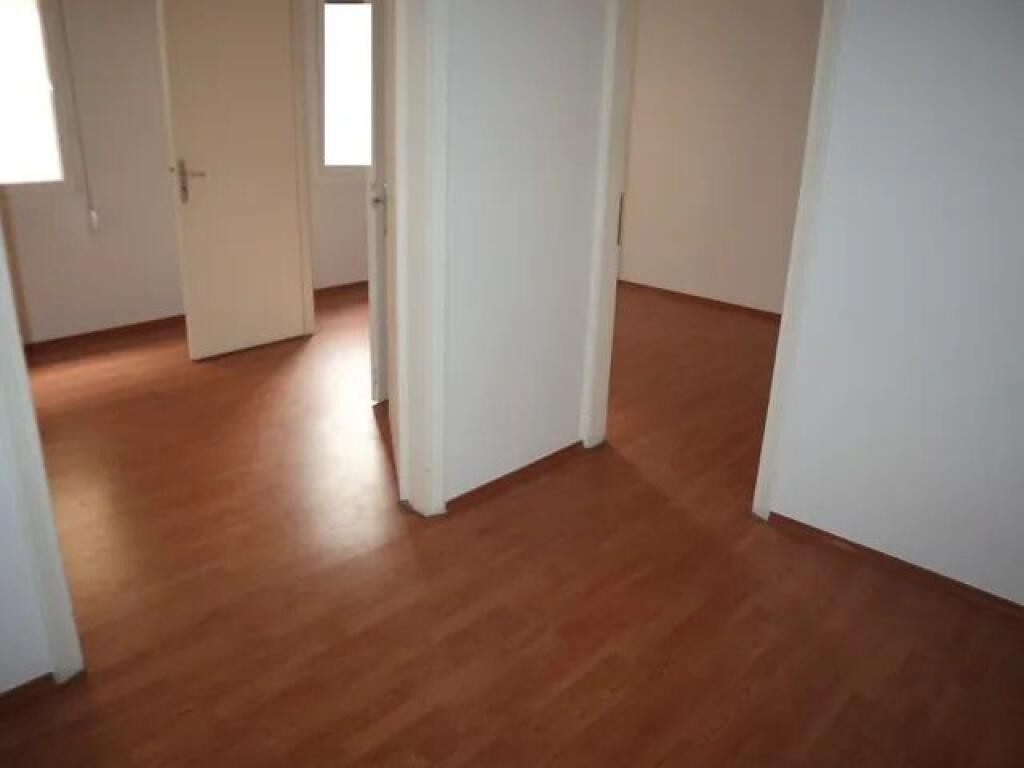 Ufficio In Affitto A 5 Maj (ID BZ2734) Tirane