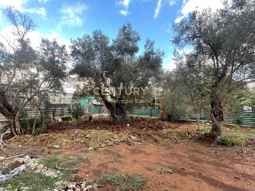 SHITET VILE MODERNE 3-KATESHE ME KOPESHT PRIVAT NE NJE ZONE REZIDENCIALE NE FARKE 550,000 €