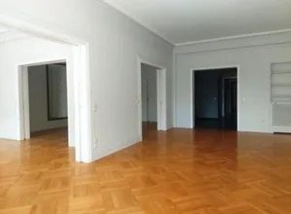 Ufficio In Affitto A 5 Maj (ID BZ2734) Tirane