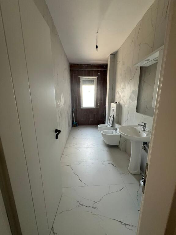 APARTAMENT ME QERA 2+1+2