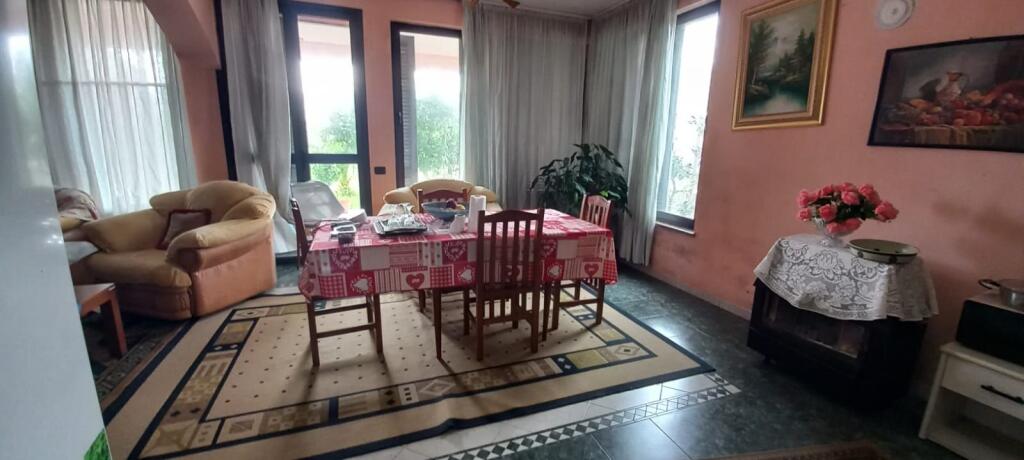 Shitet Shtepi nje Kateshe, Plazh Durres