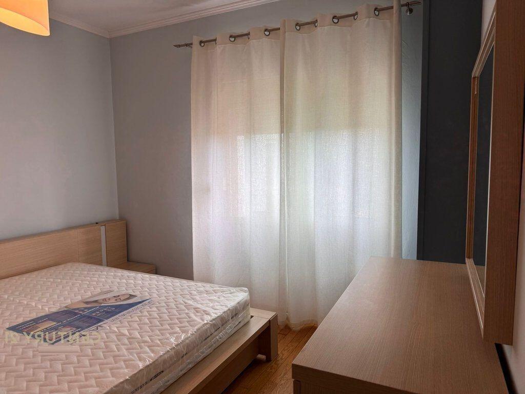 Apartament 2+1 Me Qira në Rrugën Mine Peza