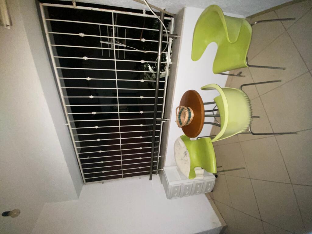 2+1,i mobiluar ,rruga peti liqeni i thate,cmimi 450 euro,ofrohet dhe parkim 70 euro