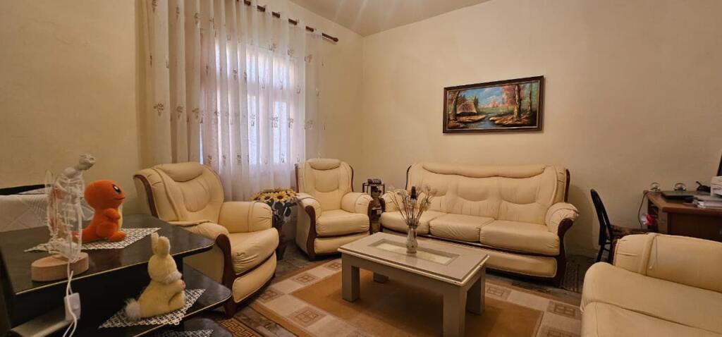 🏡 Shitet Shtëpi Private në Shijak – Mundësi e Artë për Investim ose Banesë Familjare!