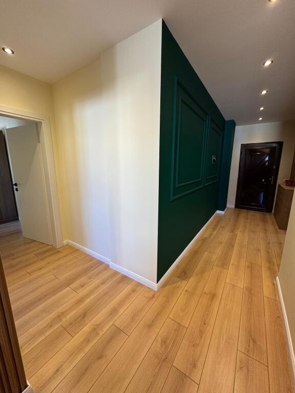 Shitet Apartament 2+1