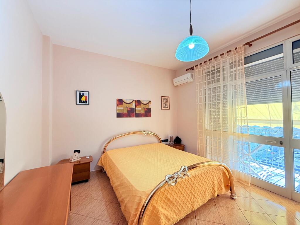🏠 Apartament me qira 3+1 – Rruga e Barrikadave, Tiranë