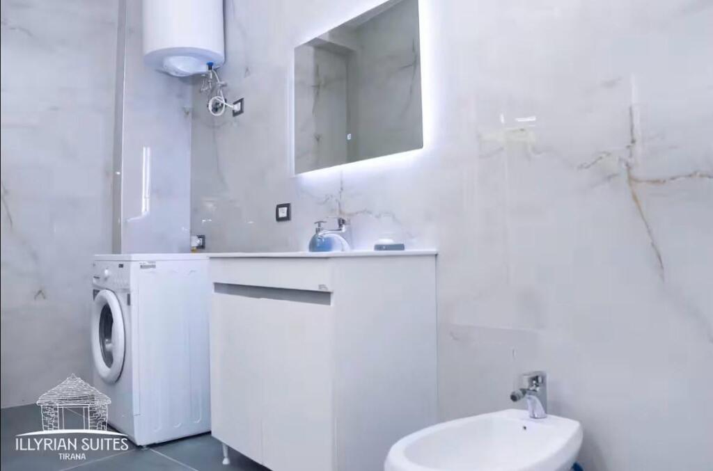 Jepen me qira 2+1+ Post parkimi tek Selvia