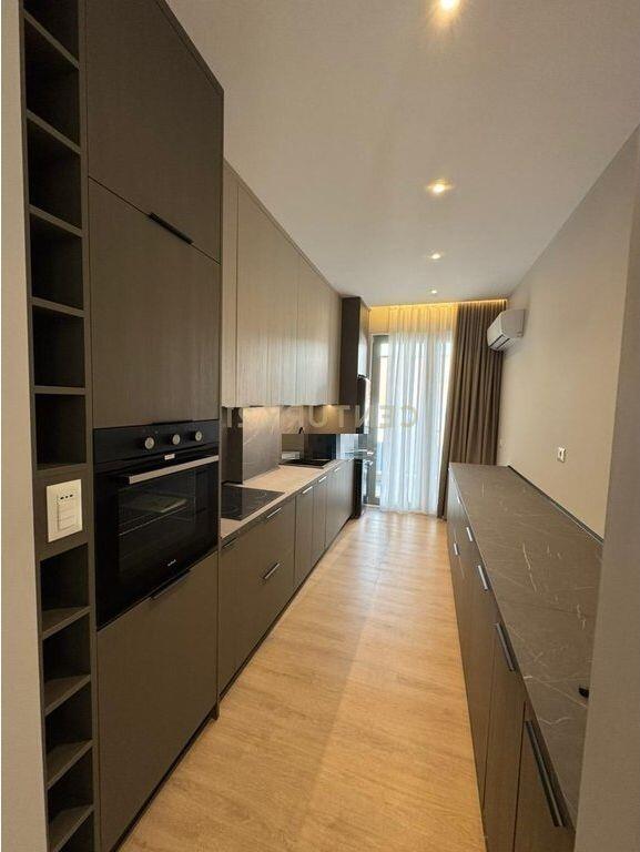 JEPET ME QIRA APARTAMENT 3+1+2 + POST PARKIMI LIQENI I THATE