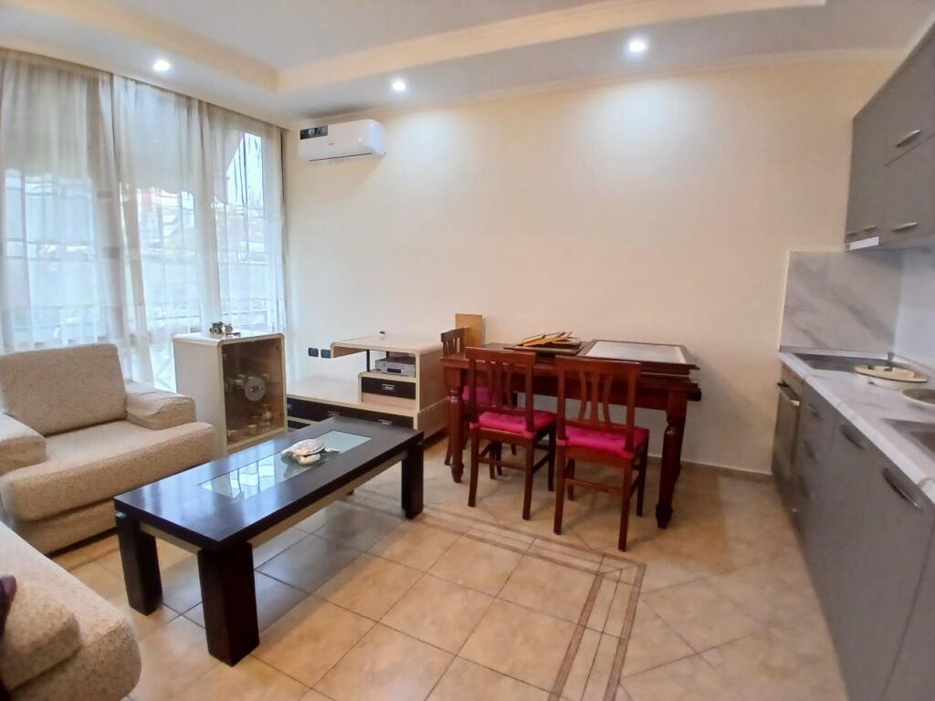 Jepet me qera  Apartament 2+1 ne MEDRESE