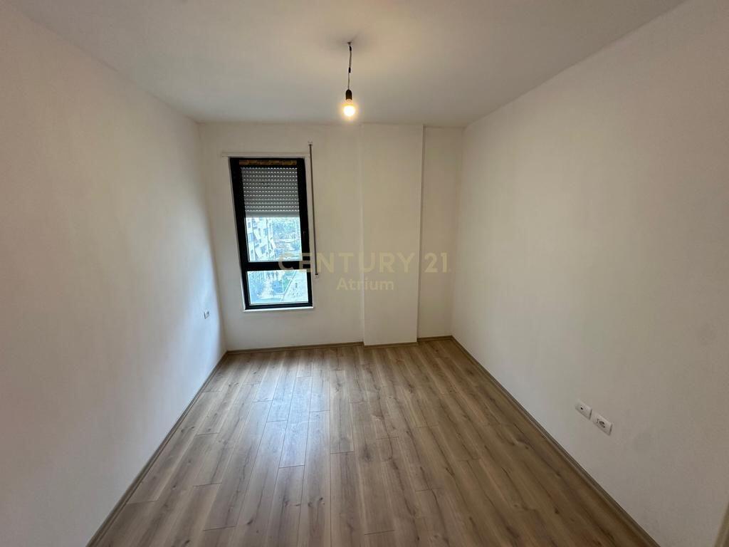 Apartment 2+1+2+ with Parking Space for sale in the Kinostudios area