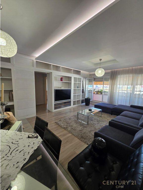 APPARTAMENTO 3+1+2+POSTO AUTO IN AFFITTO VICINO AL NUOVO MERCATO!