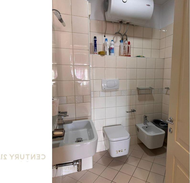 Apartament 2+1 Me Qira në Rrugën Mine Peza