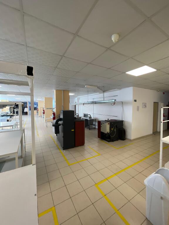 🔹 Jepet me qira ambient biznesi Rrobaqepsi 👗✂️