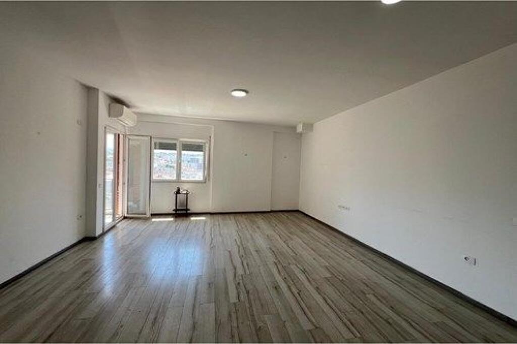 🏡 Shitet apartament i ri 3+1 në Ali Demi, Tiranë