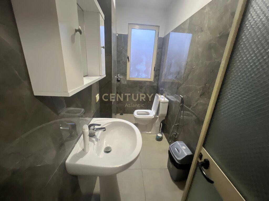 Hotel Për Qira në Shkëmbi I Kavajës, Durrës 7,800 € /Muaj