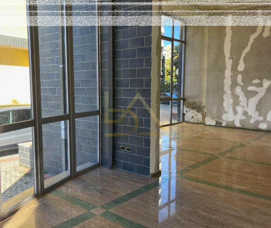 Shitet Ambient Biznesi në Plazh, Durrës