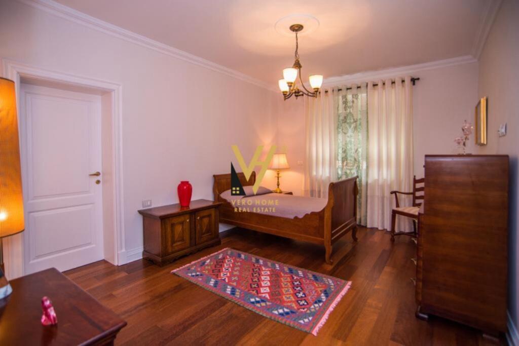 VENDESI APPARTAMENTO 3+1+3+BLK A BLLOK 467.000 EURO